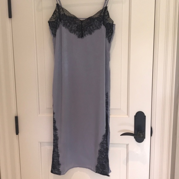 Lace Trim Slip dress - Picture 3 of 6